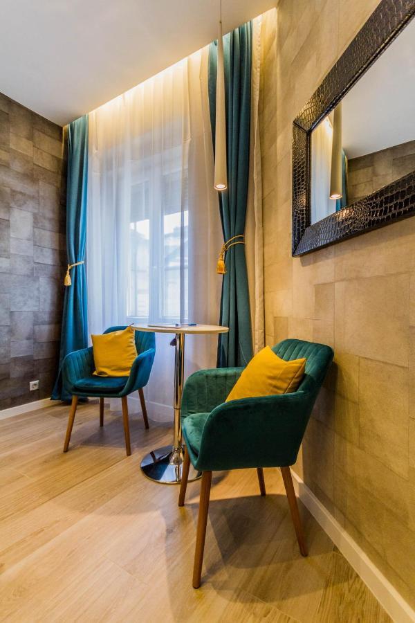 Chain Bridge Studio Apartment Budapest Exteriör bild