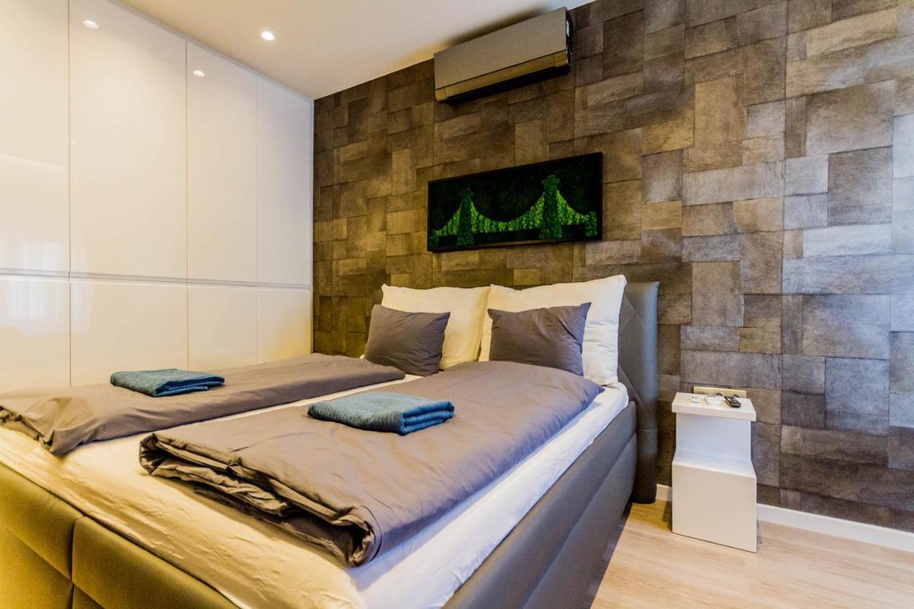 Chain Bridge Studio Apartment Budapest Exteriör bild